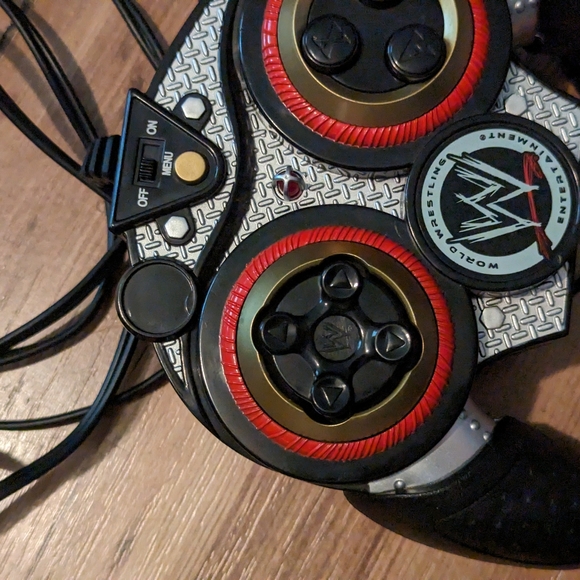Jakks Games 2005 WWE Wrestling Plug and Play Video Game Controller Built in Game - Picture 4 of 7